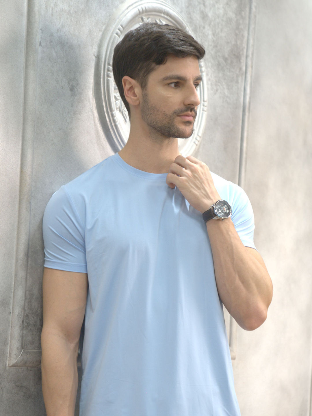 Blue Round Neck Solid T-Shirt Men