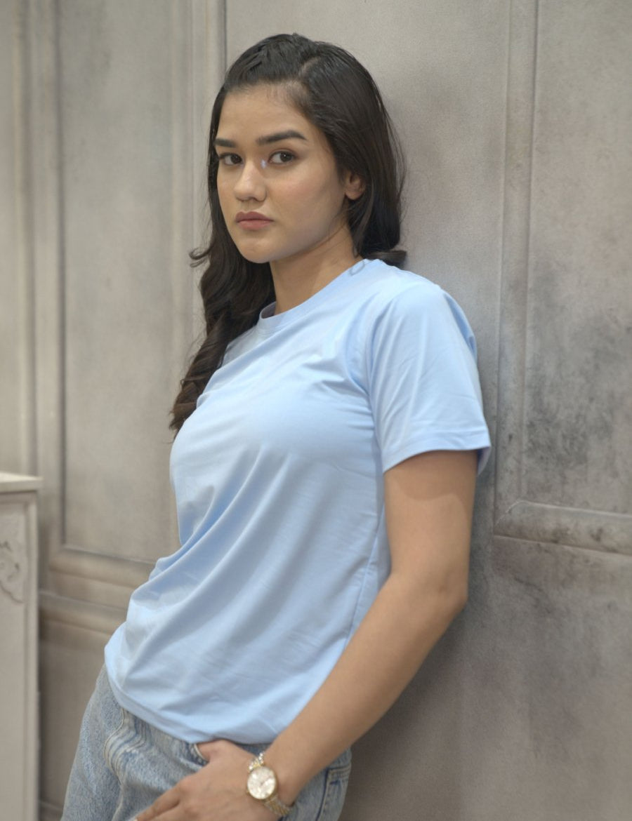 blue-round-neck-solid-t-shirt-women-638717.jpg